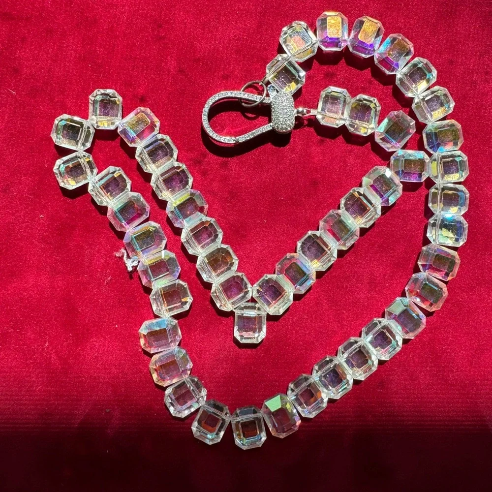 Stunning Aurora Borealis style necklace